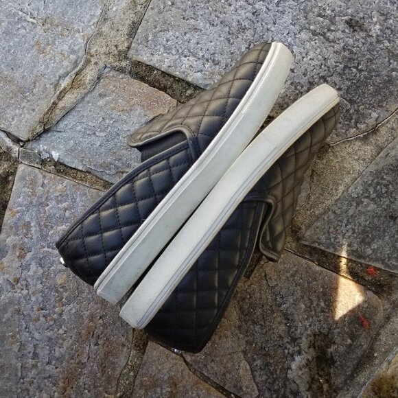 Steve Madden Ecentrco Quilted Slide On Sneakers 8 - Picture 5 of 8